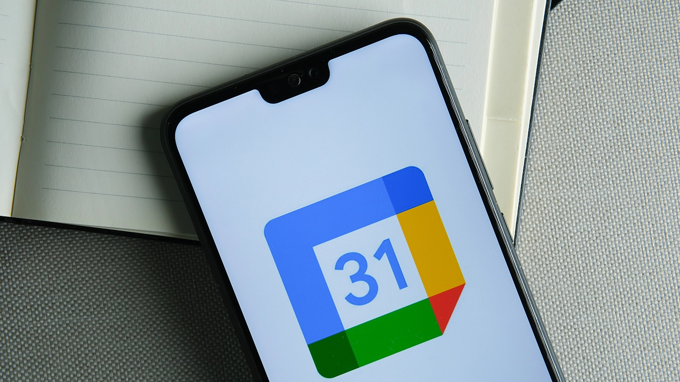 Tela de uma smartphone com a agenda do Google aberta.
