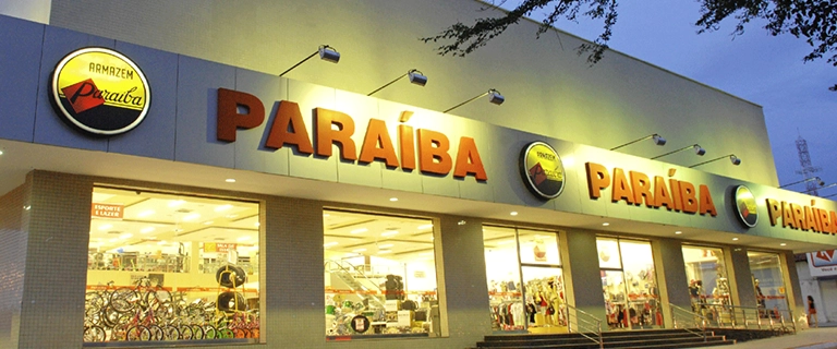 Fachada da loja do Grupo Claudino