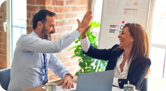 Contratos com administração pública. Colaboradores Oi celebram parceria com a Administração Pública.