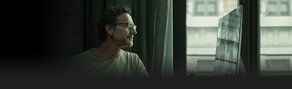 Pessoa utilizando o Portal Oi Soluções