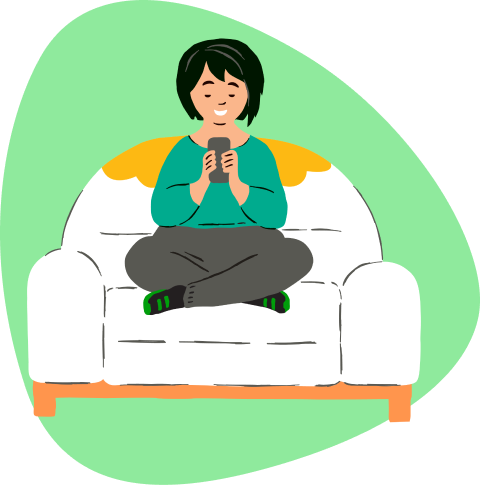 Uma mulher sentada em um sofa, utilizando um smartphone.
